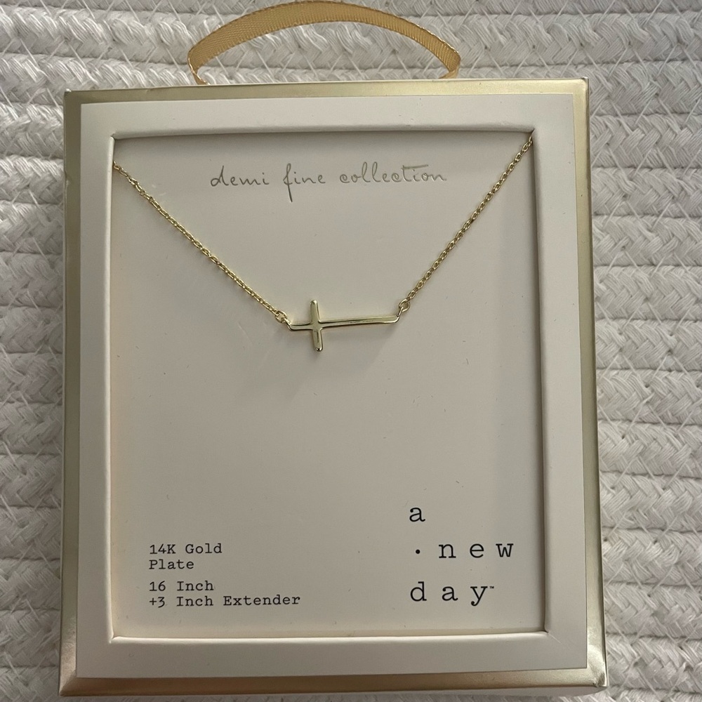 🆕 RESERVED FB A New Day Women's 14K Gold Plated Stationed Cross Necklace Gold - Picture 5 of 9